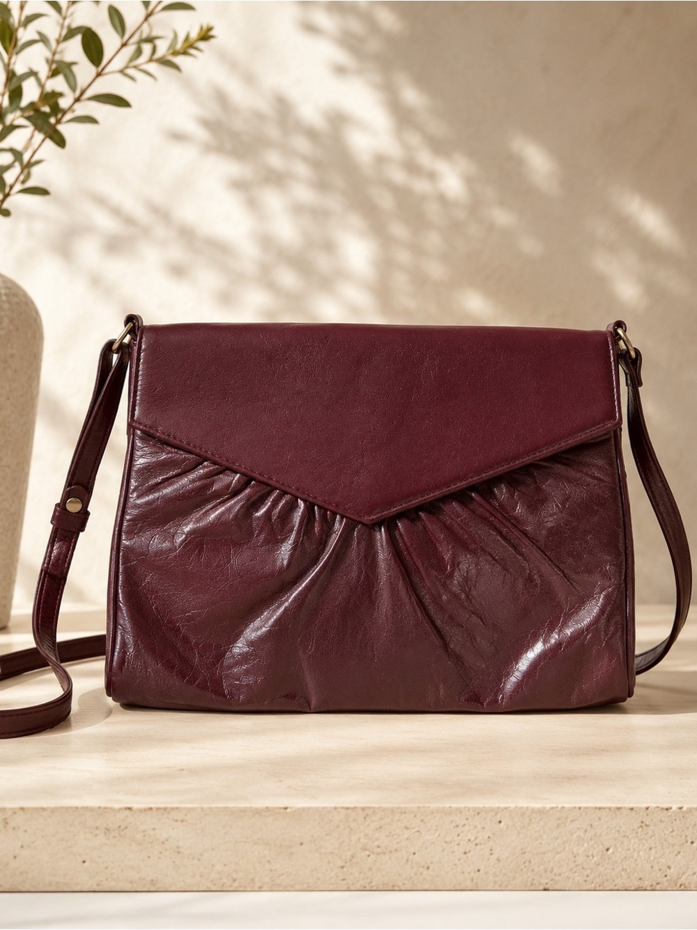 Vintage Cachet Burgundy Leather Crossbody Bag – Made in Spain